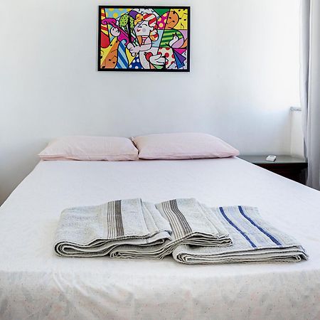 Apartamento Completo Na Praia De Copacabana 02 Quartos Com Vista Lateral Mar Em Andar Alto, Ar, Wifi , Netflix, Pauloangerami Rmvc18 Rio de Janeiro Exterior foto